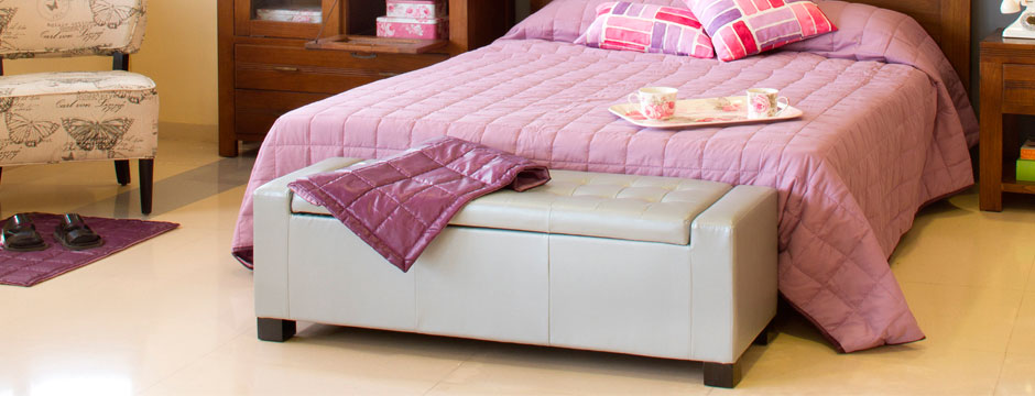 Muebles para decorar con estilo y aprovechar el pie de cama